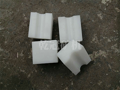 簡(jiǎn)述MC尼龍制作天輪襯塊有哪些優(yōu)點(diǎn)？